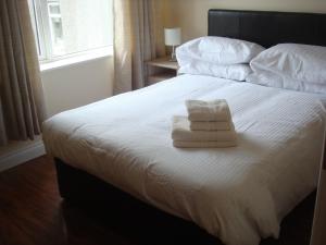 Two-Bedroom Apartment with Deck room in Sun Apartments