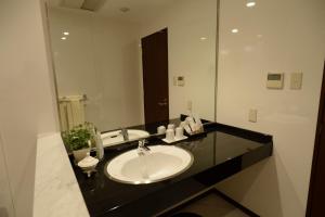 御堂筋ホテル 天然温泉ぼてぢゅう難波温泉 美肌の湯 Midosuji Hotel NaturalHot Spring