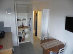 Appartements APPARTEMENT F2 DE 30M2- REPOS MOINS CHER : photos des chambres