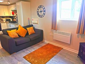 Sunflower Apartment, Family accommodation Near Tenby in Pembrokeshire