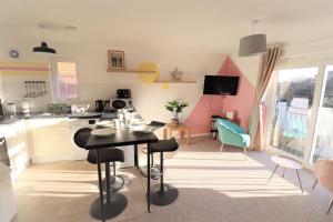 Sandown on The Creek