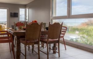 Appartements Tribord, appt avec terrasse et vue mer, parking : photos des chambres