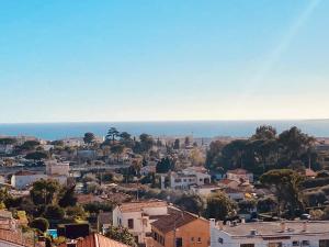 Vue mer panoramique, entièrement rénové, parking