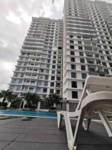 B2510 Paradigm mall 2BR 6Pax Wifi Tvbox NETFLIX! Prime Area The Platino By STAY