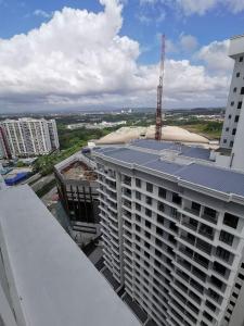 B2510 Paradigm mall 2BR 6Pax Wifi Tvbox NETFLIX! Prime Area The Platino By STAY