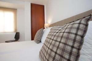 SingularStays Mercado Central