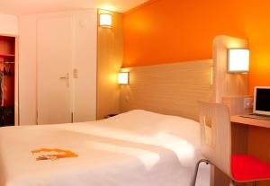 Hotels Premiere Classe Valenciennes Ouest Petite Foret : photos des chambres