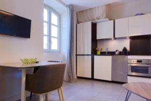 Appartements Private furnished apartment with all comfort in a furnished residence : photos des chambres