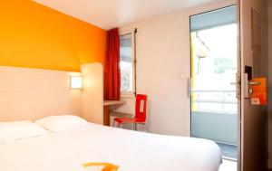 Hotels Premiere Classe Valenciennes Ouest Petite Foret : Chambre Simple