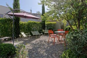 Appartements Private furnished apartment with all comfort has a garden in a green space : photos des chambres