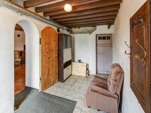 Maisons de vacances Traditional Holiday Home in Brinon sur Beuvron with Terrace : photos des chambres