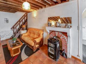 Maisons de vacances Traditional Holiday Home in Brinon sur Beuvron with Terrace : photos des chambres