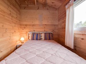 Chalets Secluded Chalet in Egliseneuve des Liards with Balcony : photos des chambres