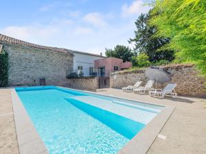 Maisons de vacances Comfy Holiday Home in Saint-Denis with Private Pool : photos des chambres