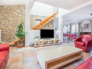 Maisons de vacances Comfy Holiday Home in Saint-Denis with Private Pool : photos des chambres