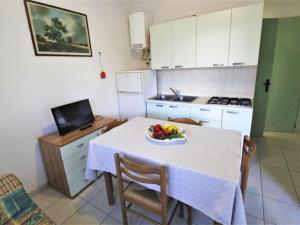Belvilla by OYO Modest Holiday Home near Sea