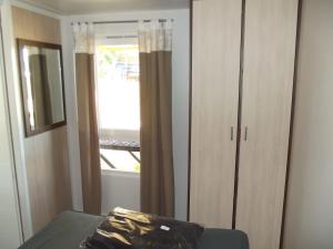 Maisons de vacances Mobile Home 4 people with air conditioning and heating 2 bedrooms : photos des chambres