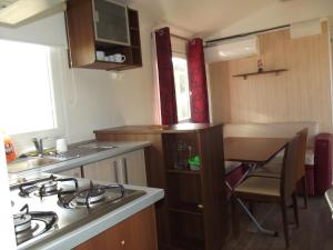 Maisons de vacances Mobile Home 4 people with air conditioning and heating 2 bedrooms : photos des chambres