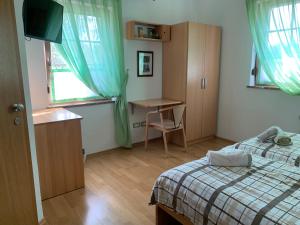 Twin Room room in Lipizzaner Lodge Guest House