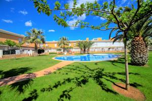 Adosado familiar con piscina - Palm Beach 130 - ALBERT VILLAS