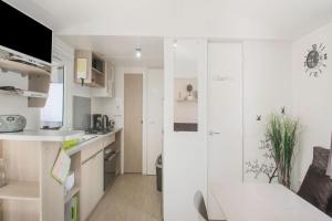 Maisons de vacances Mobil home 2 chambres a Saint-Jean-de- : photos des chambres