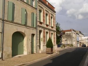 Maisons de vacances Beautiful large stylish villa centrally located in Pons : photos des chambres