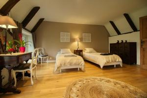 KERBELEG, ferme-manoir du XVè siècle, chambres grand confort