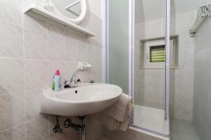 Double Room with Garden View room in Guesthouse Moretic