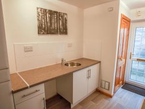 No 1 Railway Cottages