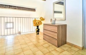 Appartements Stunning apartment in Uzs with 3 Bedrooms and WiFi : photos des chambres