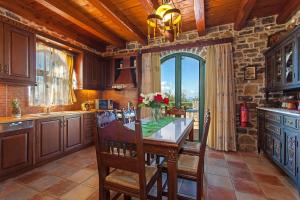 Villa Antina by PosarelliVillas