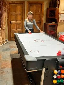 CASA RURAL PARISEO-con Jacuzzi, Chimenea, BBQ, Bar y mucho mas