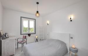 Maisons de vacances Lovely Home In Baixas With Wifi : photos des chambres