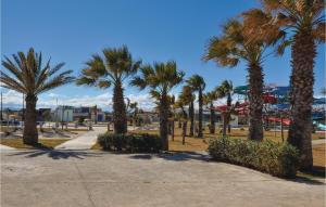 Maisons de vacances Lovely Home In Baixas With Wifi : photos des chambres