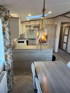 Blue Bell Lodge with Hot Tub Malton