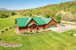 Spacious Luxury Log Home - 25 Min to Skiing, Boating and Trails! - Mesa