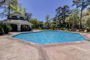 Updated kitchens & baths Flat Screen TVs Bike Rentals & Beach Gear Included