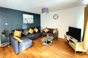 Milton House - Entire 3Bed House FREE WIFI & 4 FREE PARKING Spaces Serviced Accommodation Newcastle UK