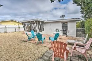 Ormond Beach Home with Screened Porch, Walk to Shore - Ormond-by-the-Sea