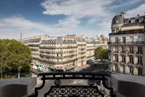 Hotels Hotel Lutetia : Chambre Deluxe Eiffel avec Balcon