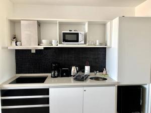 Golden Hour Studio - Dos Orillas 404