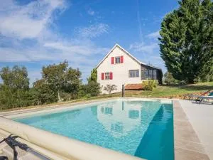 Cozy holiday home in Thédirac - Lavercantière