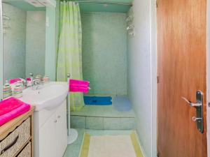 Appartements Cozy holiday home in Thedirac : photos des chambres