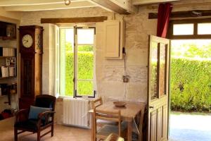 Maisons de vacances Maison d'une chambre avec vue sur le lac jardin clos et wifi a Noyers sur Cher : photos des chambres