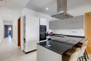 Deluxe Apartment with Valletta and Harbour Views