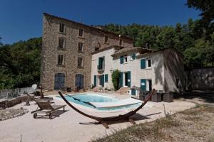 Villas Charming farmhouse in a quiet area with a parking in the courtyard : photos des chambres