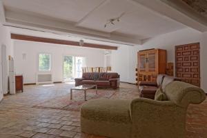 Villas Charming farmhouse in a quiet area with a parking in the courtyard : photos des chambres