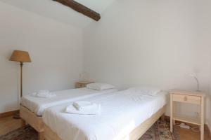 Villas Charming farmhouse in a quiet area with a parking in the courtyard : photos des chambres