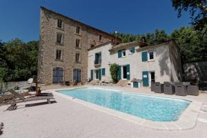 Villas Charming farmhouse in a quiet area with a parking in the courtyard : photos des chambres