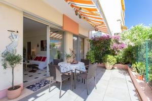 Maisons de vacances Air-Conditioned Apartment With Furnished Terrace & Parking Rated 3 Stars : photos des chambres